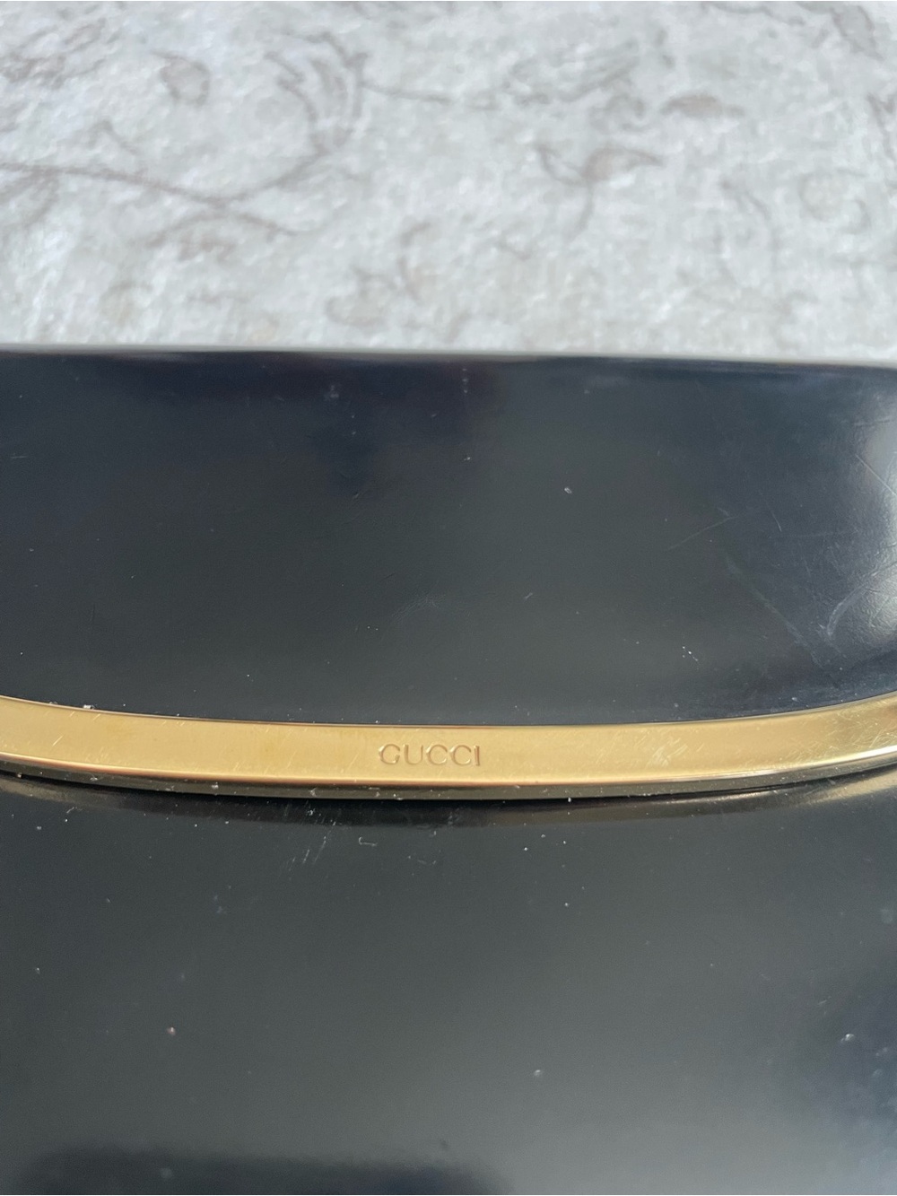 Gucci Black Patent Leather Trifold Wallet with Gold Bar Detail - Picture 2 of 15